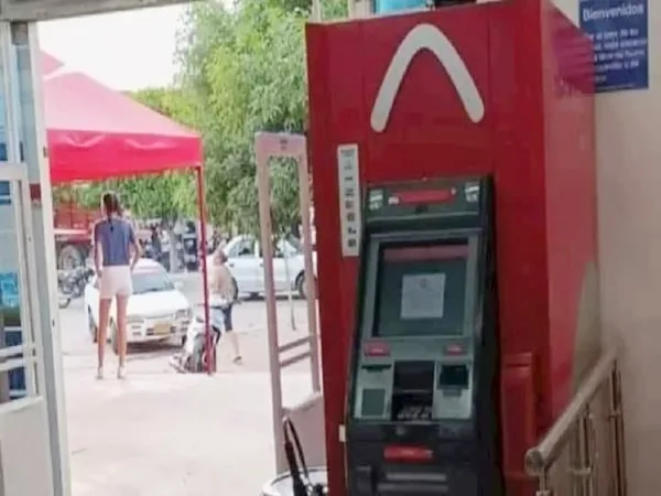 Sorpresa en La Guajira: un cajero estuvo regalando dinero y las filas no dieron espera