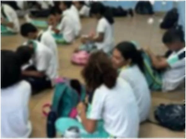 «Las clases en el suelo»: Más de 700 estudiantes sin pupitres el municipio de Maicao, La Guajira