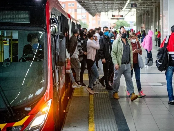 Ante tercer ola de contagio, hasta el transporte público tendrá pico y cedula para ciudades con alto contagio