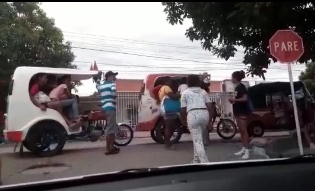 motocarro Soledad sobrecupo