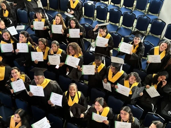 De la capacitación al empleo: 183 personas transforman su futuro en la industria textil de Cali