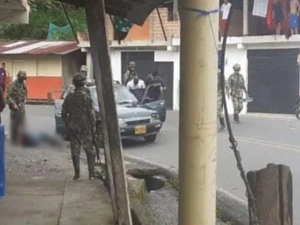 Denuncian que el Ejército disparó contra vehículo que movilizaba minguero Awá y lo hirió