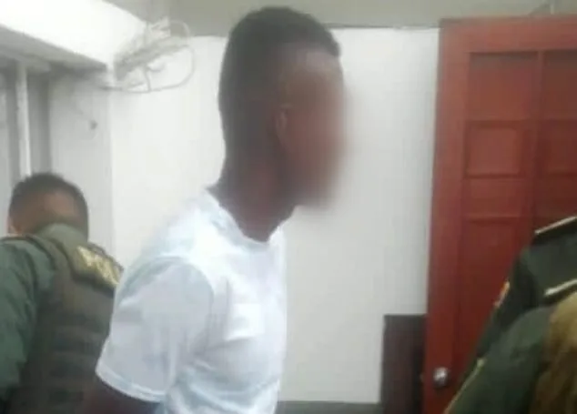 "Militar activo agredió con arma blanca a su hijastro" en Ricaurte: el niño tiene 6 años y lucha por su vida