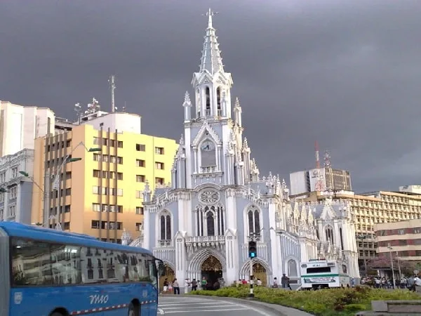 Soñar con una iglesia.