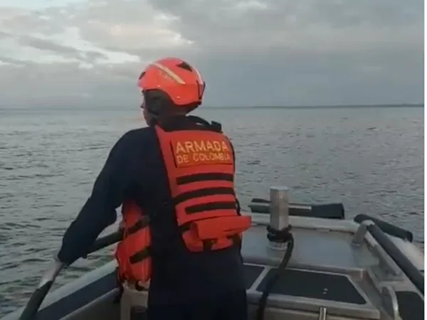 Siniestro marítimo en Tumaco: embarcación con 12 toneladas de cemento y varillas naufragó, hay 3 desaparecidos