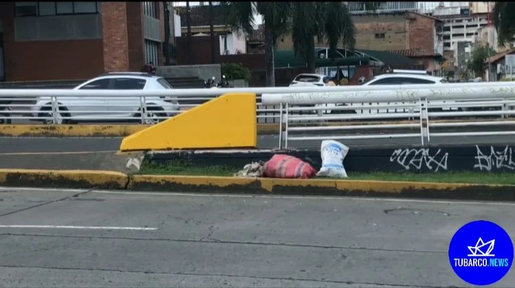 Escombros y desechos son encontrados sobre la quinta y esquinas