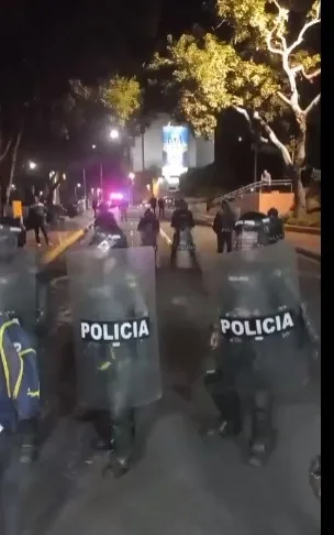 "Nos rodearon con el Esmad": Llegaron a protestar, buscaban al alcalde de Cali y terminaron en trifulca con la policía