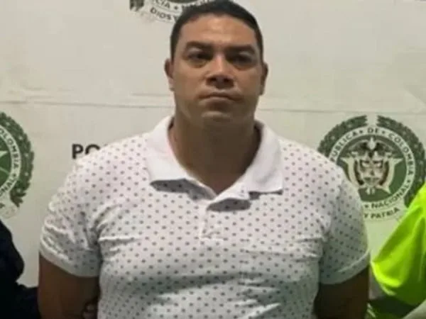 Edwin Cataño, exbombero.