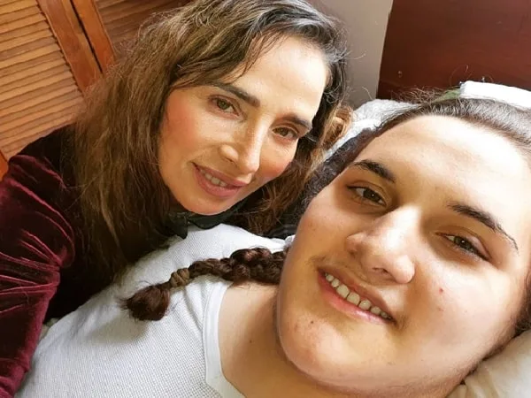 Actriz Luly Bossa y su hijo Ángelo Bossa.