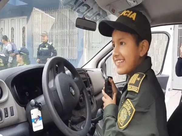 En Pasto le cumplieron el sueño a ‘Miguelito’ de ser Policía por un día