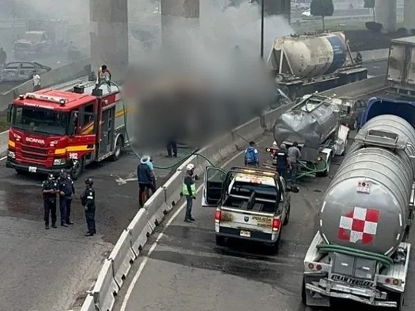 Pipa de gas que explotó en Ciudad de México.
