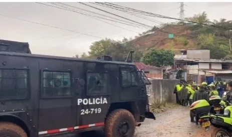 Llegaron a desalojar, de nuevo, el cerro de Las Antenas: invasores ya lotearon
