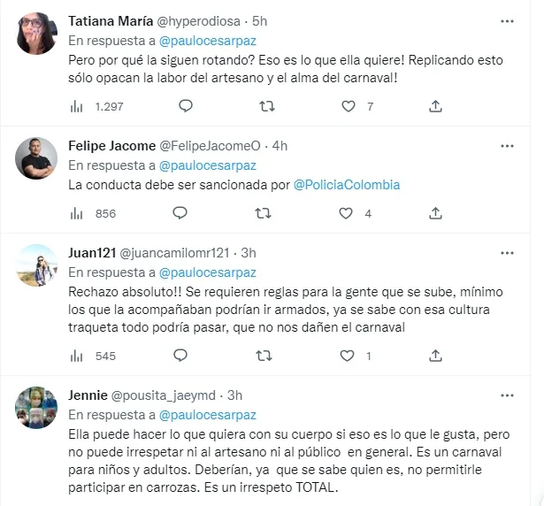 enseñó los pechos