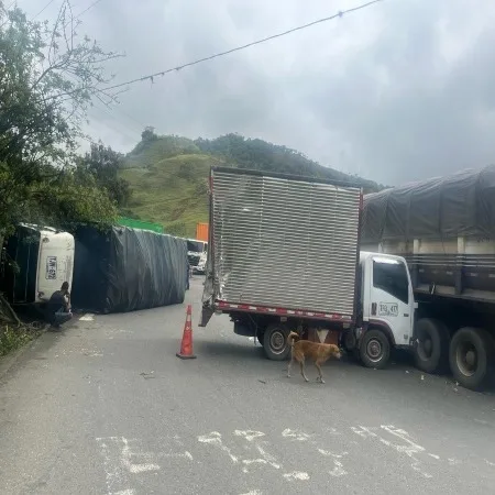 Por accidente en la vía Buenaventura ahora habrá cierre total