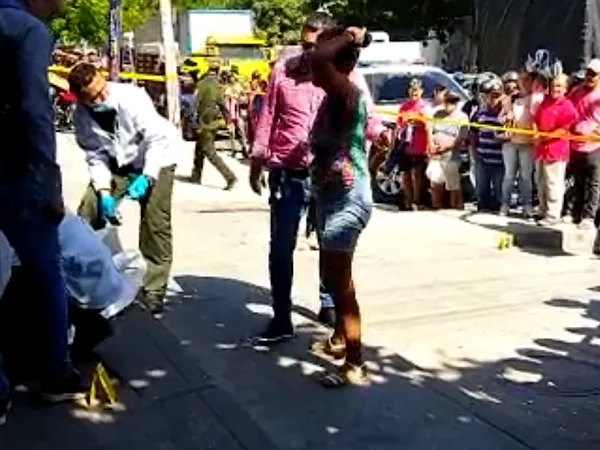 Desde una moto le dispararon a Roxana, la mujer murió en La Cordialidad, Barranquilla