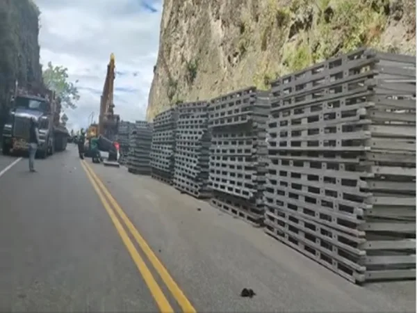 Ya se iniciaron con los trabajos para instalar el puente provisional en vía Panamericana de Nariño