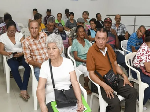 Adultos mayores recibirán subsidio.