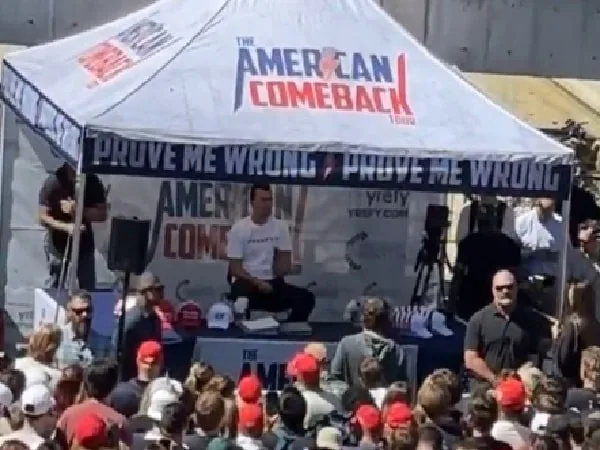 Charlie Kirk, baleado en Estados Unidos.