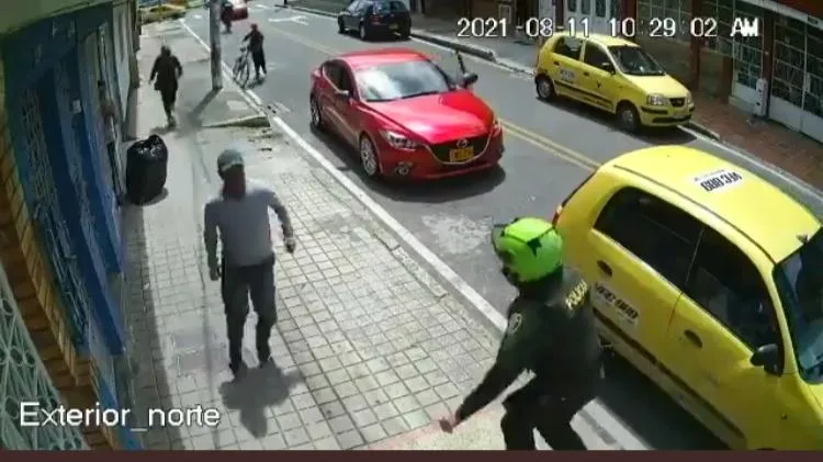 policía Bogotá balacera