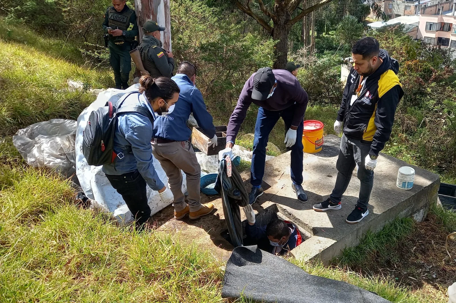 Se fueron a desalojar a los habitantes de calle del Centenario y encontraron a sindicados de varios delitos
