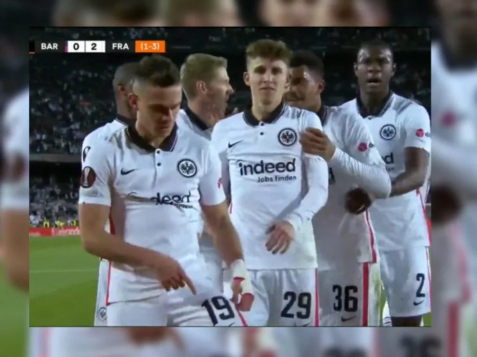 Emotiva dedicatoria de 'Rafa' Borré a Rincón: su equipo eliminó al 'Barca' de la Europa League con un golazo suyo