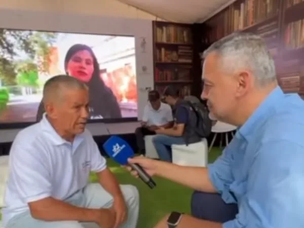 "otra manera de vivir": El relato de habitar la calle por Jorge Antonio Dueñas en la feria del libro