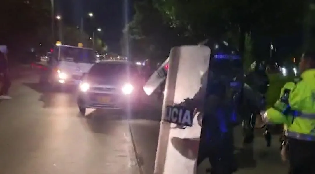Petro a policías