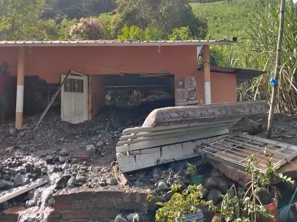 Linares otra vez en emergencia: viviendas destruidas, cultivos afectados y vías taponadas