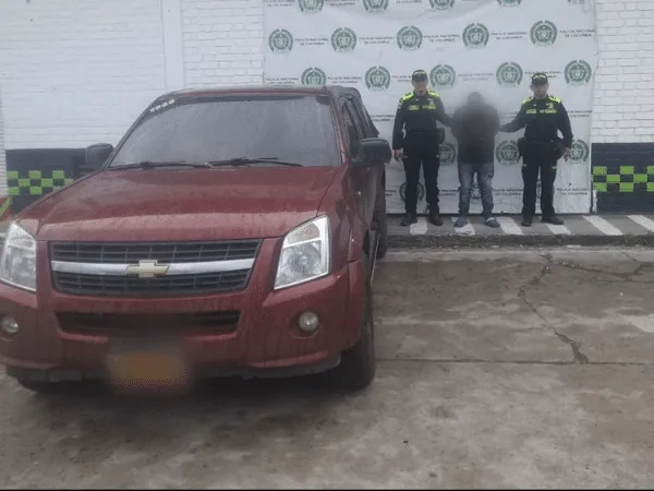 En medio de un operativo desarrollado en Pasto capturaron a sujeto que habría robado una camioneta en el municipio de Tangua