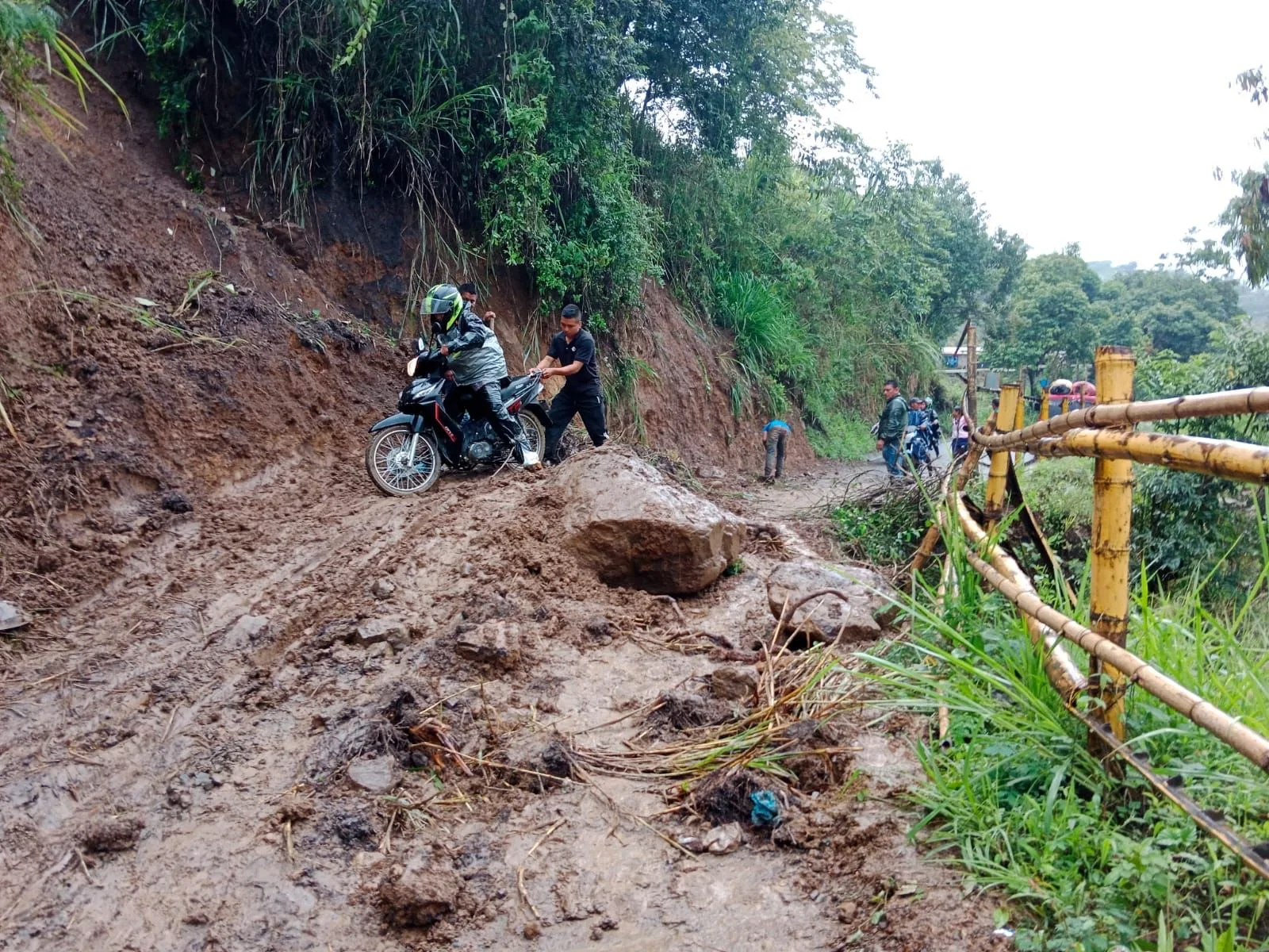 Colombia lluvias derrumbes zona rural