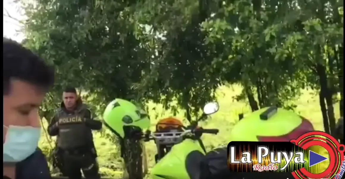policías en