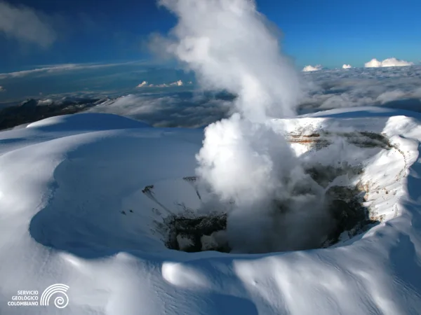 El volcán Nevado del Ruiz cambia su nivel de actividad a amarillo, informo Servicio Geológico Colombiano