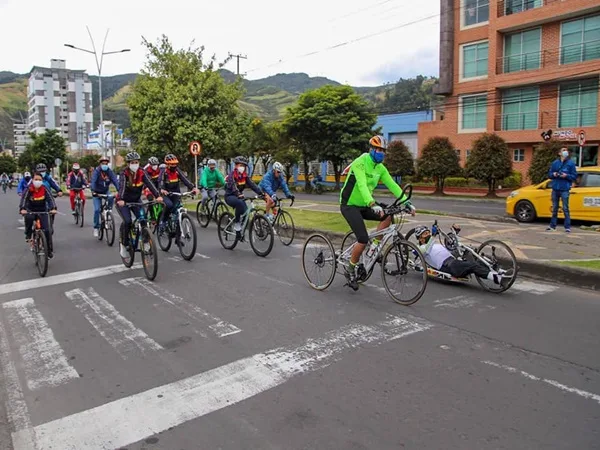 Más de 200 mil vehículos dejaron de circular de circular en el Día sin carro y sin moto