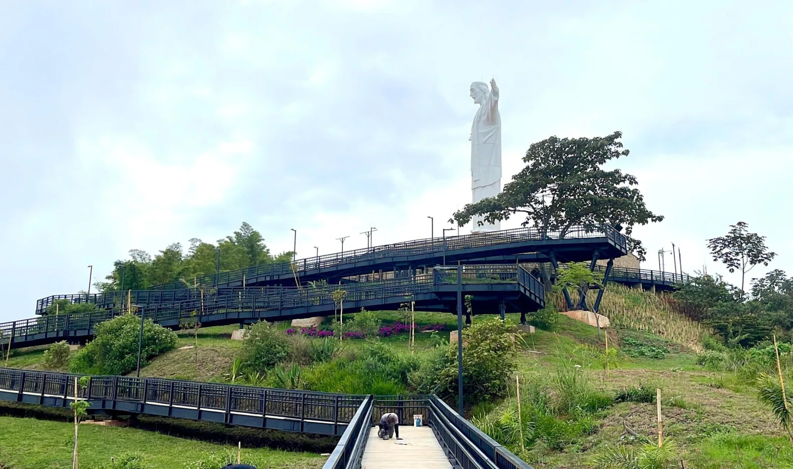 Qué ha pasado con el monumento a Cristo Rey en Cali.