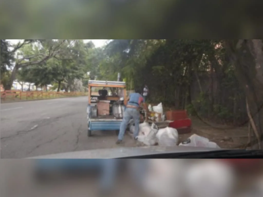Denuncian que "están cogiendo de escombrera" la esquina de la carrera 50 con calle 16 en Cali