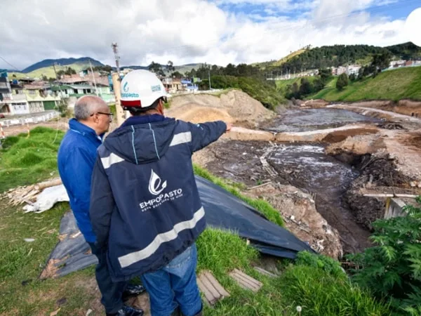 En su visita al sector de La Minga, el alcalde anunció el restablecimiento del servicio de agua en los barrios El Triunfo, San Germán, 7 de Agosto, 12 de Octubre y Porvenir.