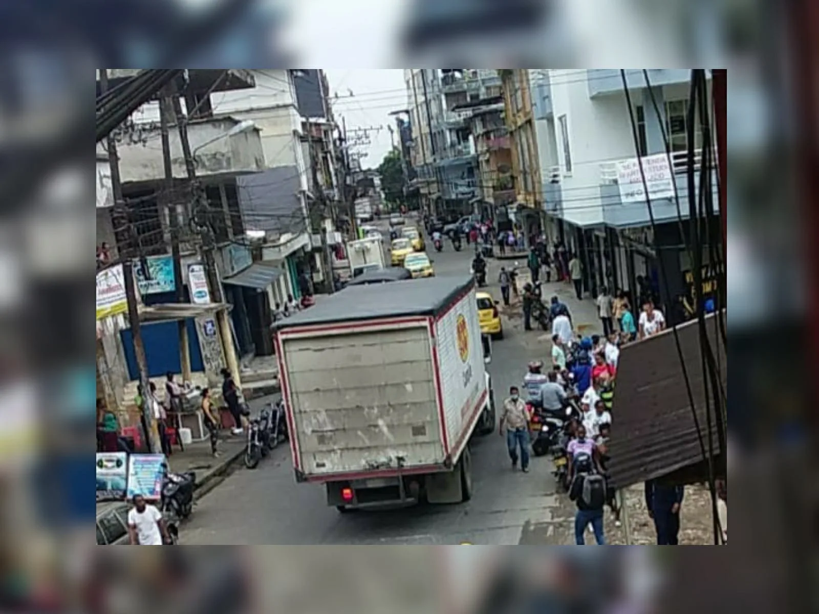 Denuncian que extorsionistas piden entre $3.000 y $5.000 diarios a tiendas de barrio en Buenaventura