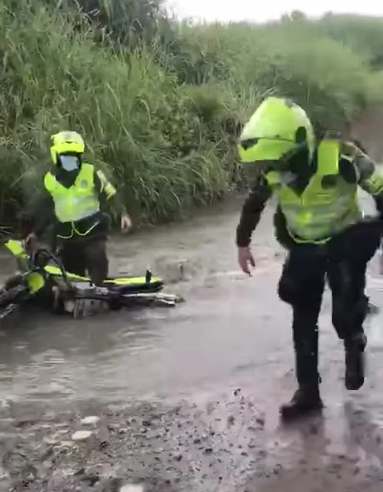 “¿De qué seccional son? Están ridiculizando a la policía”, molestia por vídeo viral