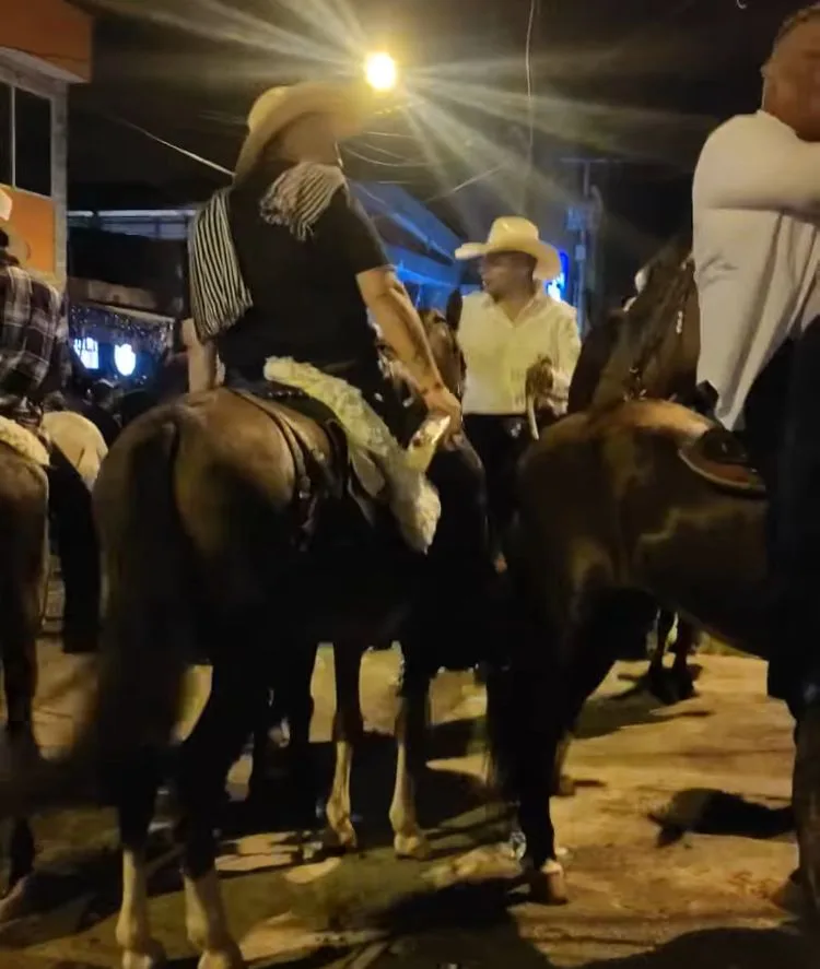 "Murió el caballo al caer del puente", cabalgata en Tuluá a la que invitó el Tino Asprilla