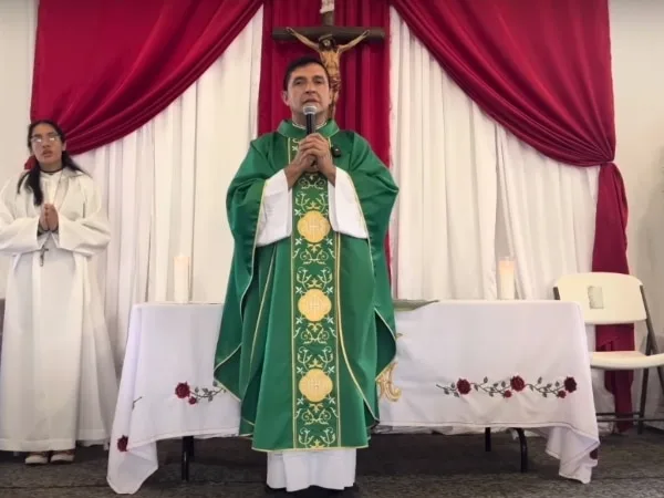 La transformación del padre 'Chucho' en Estados Unidos, así es la nueva vida del 'polémico' sacerdote