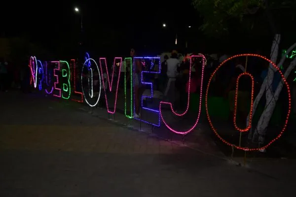 El municipio de Puebloviejo, Magdalena encendió por primera vez en su historia el alumbrado navideño