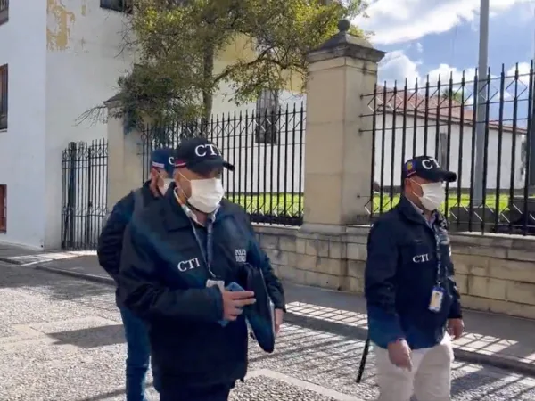 EL CTI llegó a la inspección judicial a la Casa de Nariño, donde vive y trabaja el presidente Petro