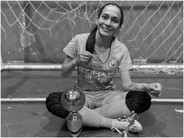 «Murió por un golpe en el abdomen tras chocar con su rival»: joven jugadora de fútbol femenino de Caldas