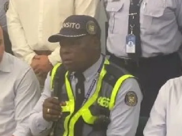 Agente de tránsito, víctima de agresión en Cali.
