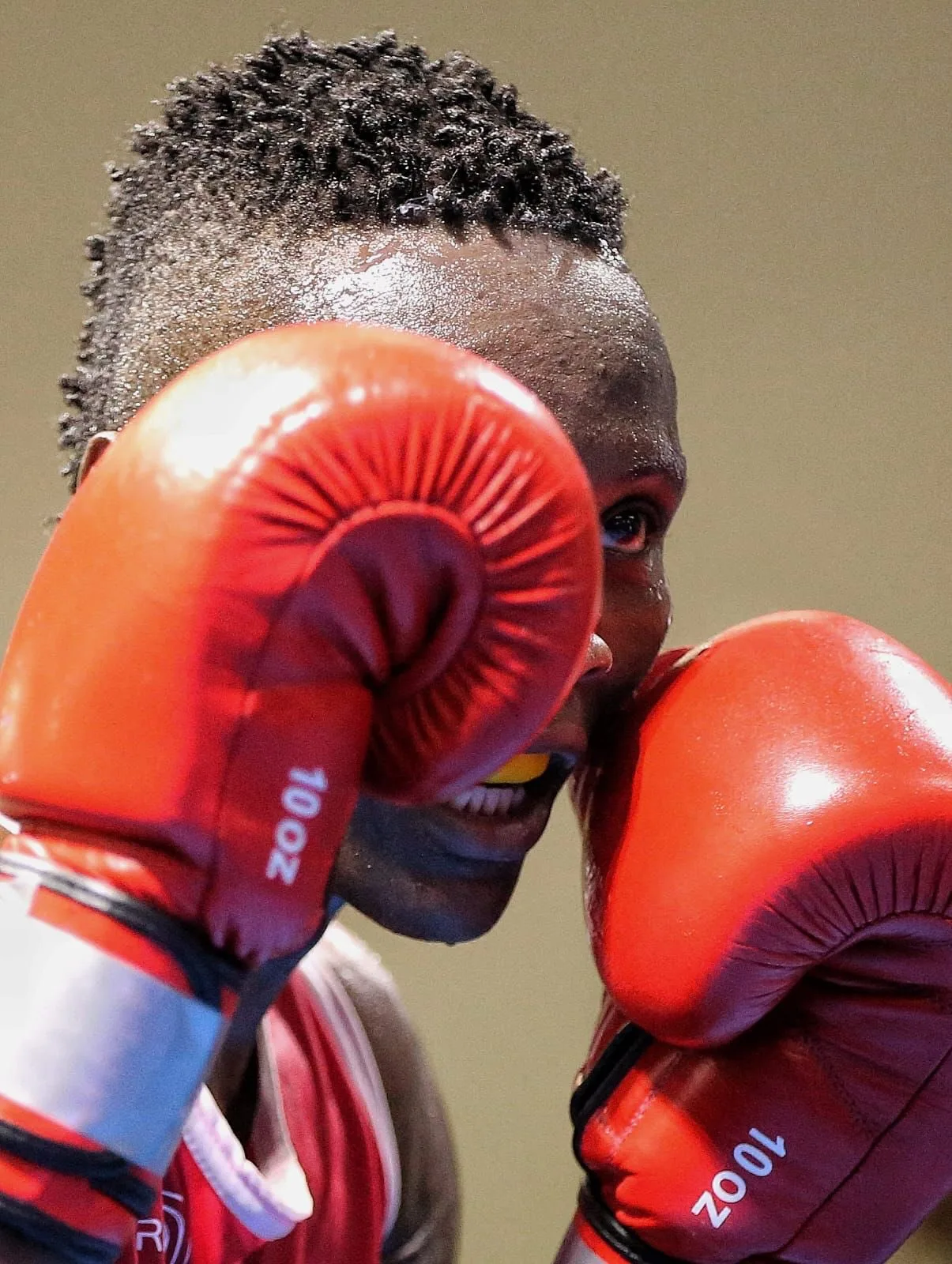 Yilmar Gonzáles, de trabajar en un cementerio a triunfar en el boxeo
