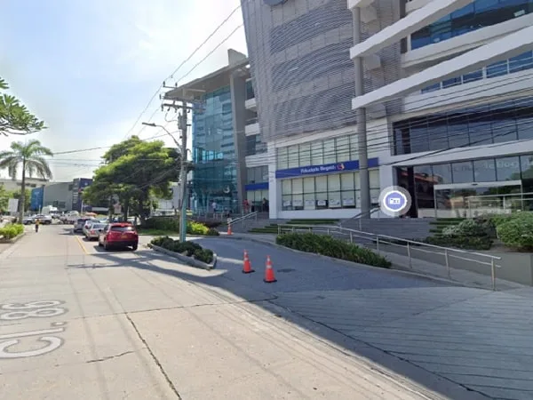 Robo a domiciliario afuera de banco en Barranquilla.