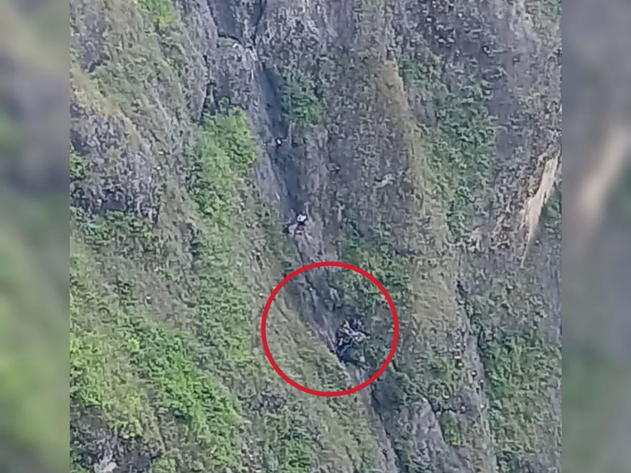 bomberos camión abismo