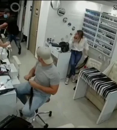 ladrones peluquería Valle del Lili