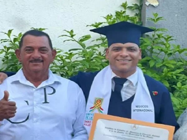 'Influencer' El primo y qué y su padre.