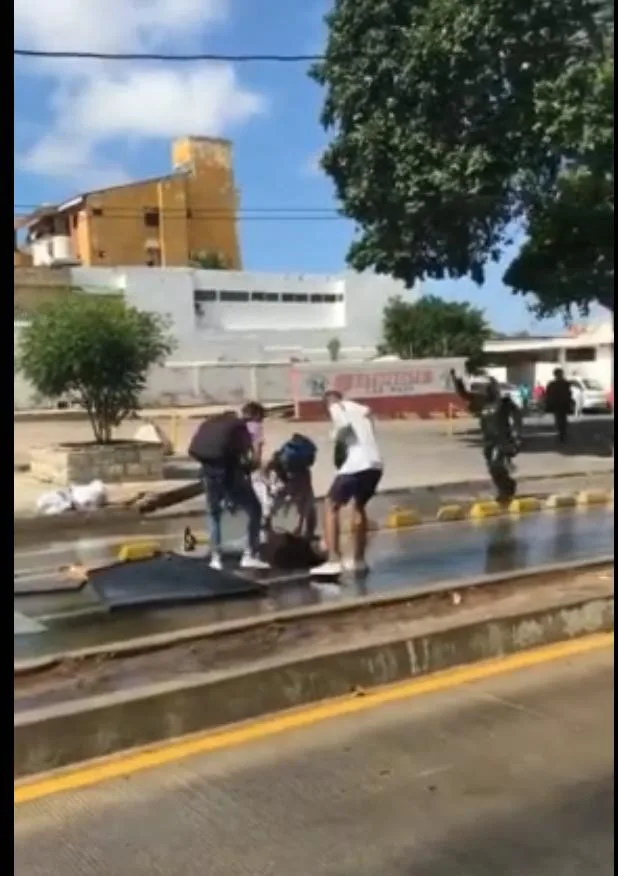 Esmad Barranquilla chorro de agua